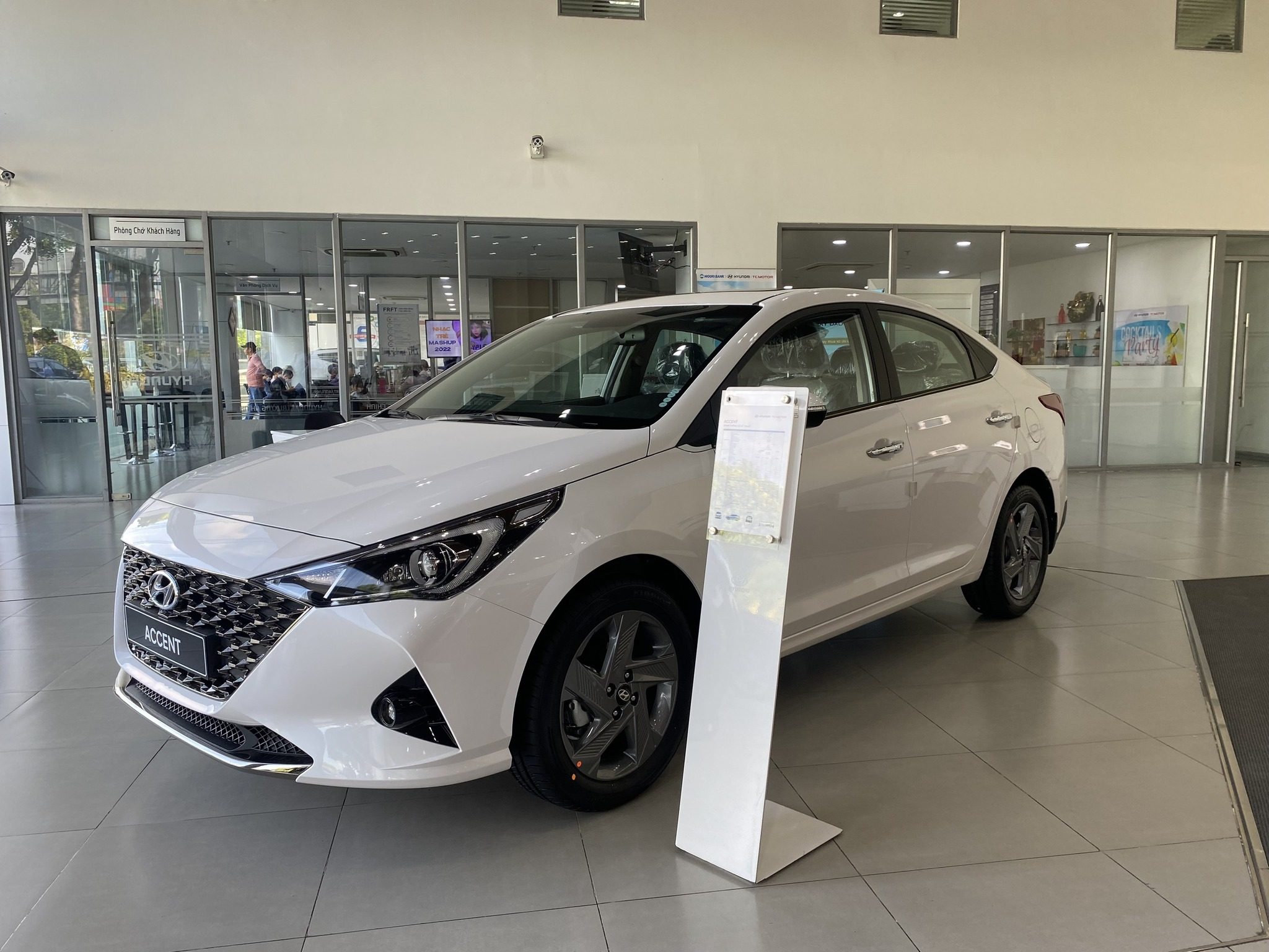 HYUNDAI QUẬN 4 | KHU VỰC TRƯNG BÀY XE