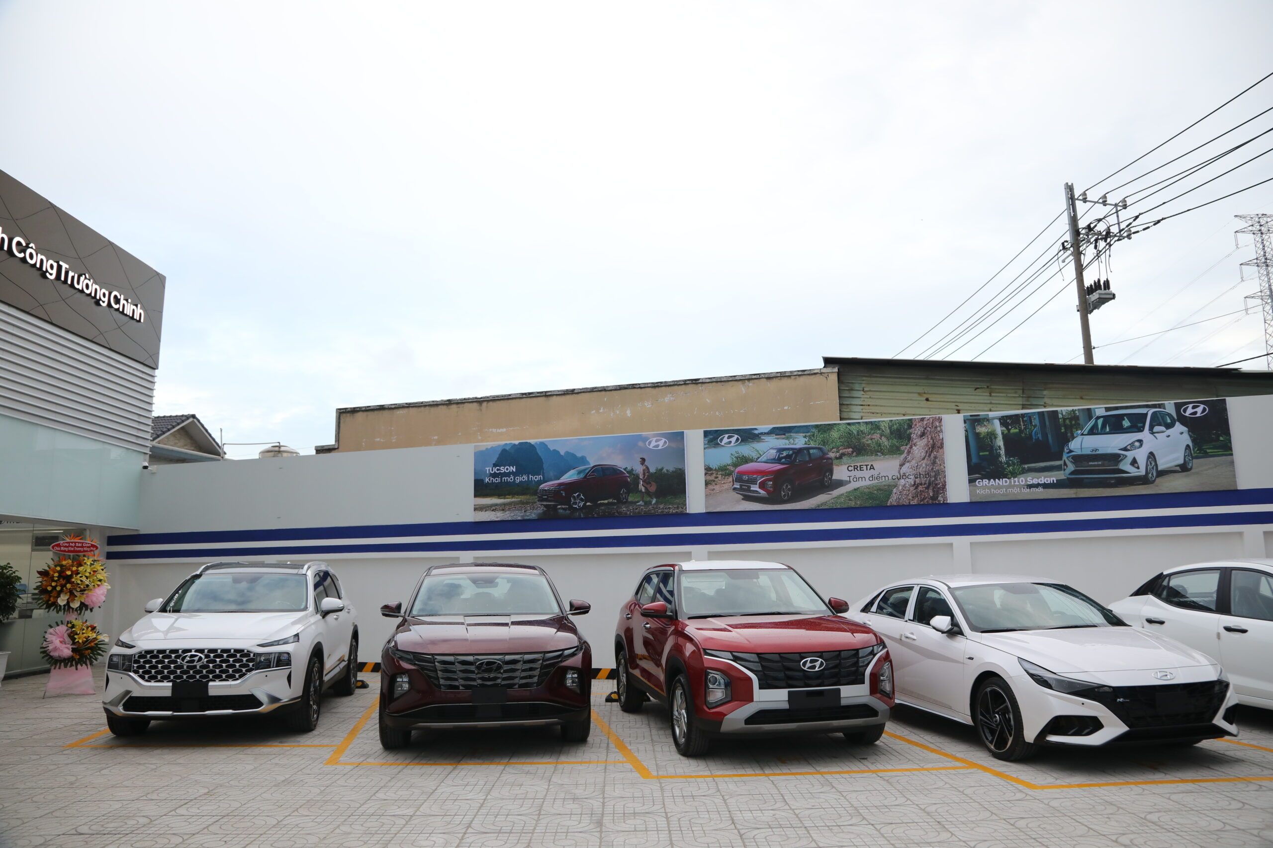 hyundai quận bình tân | Khu vực trưng bày xe tại hyundai bình tân